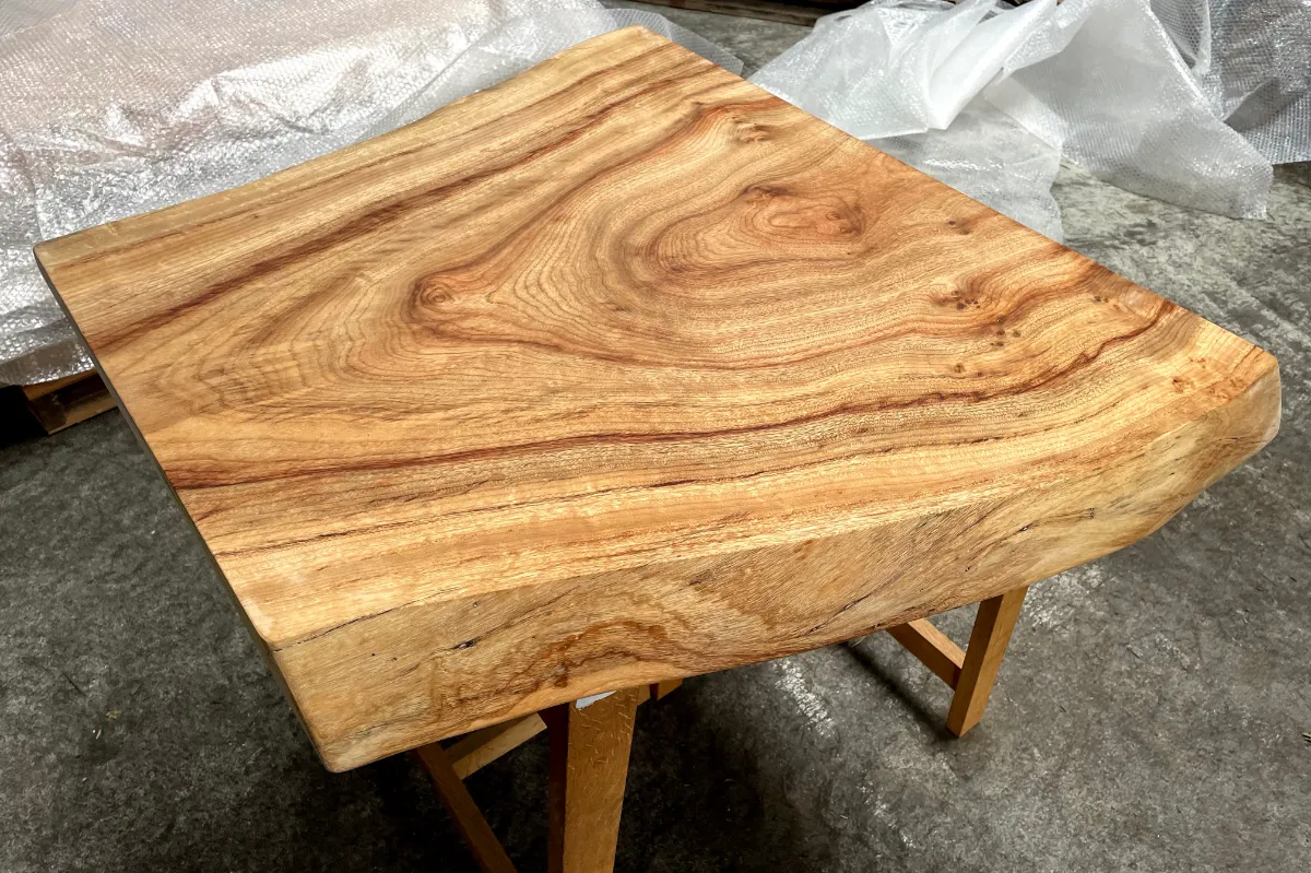 反り止め付き一枚板テーブル天板のご紹介 | 谷田木材-静岡県三島市に