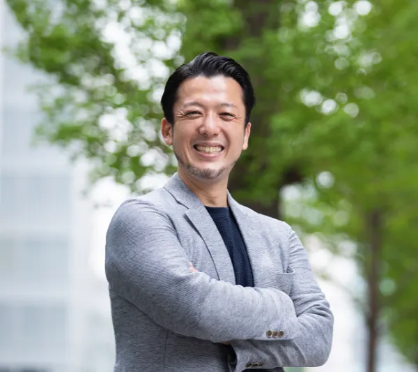 RAKUVISA株式会社 ロゴ