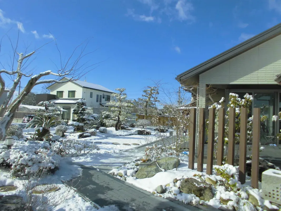 岐阜県川辺町‗お庭新築‗K様邸‗雪の日の庭風景