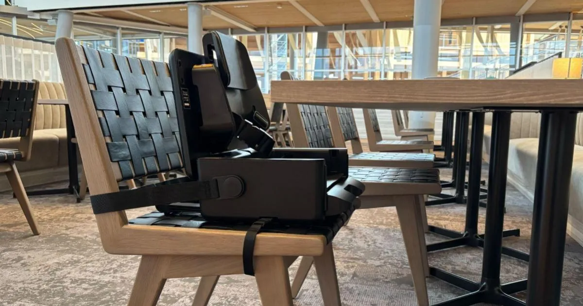 大阪・関西万博内の「ラウンジ＆ダイニング」にIKOUポータブルチェアが