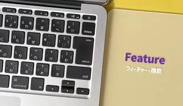 パソコンとFeatureと記載のあるデスク