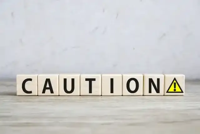 CAUTION（コーション）