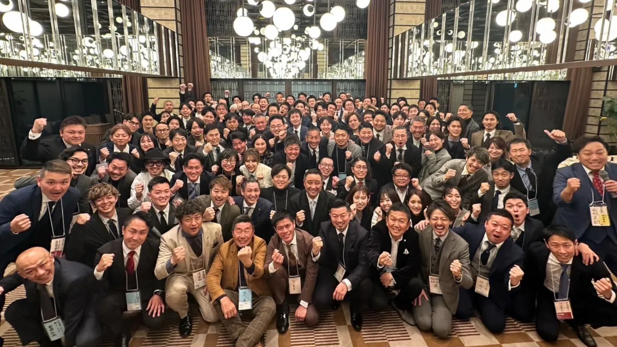 おじぎと盃―ビジネスマン宴会作法・職場作法 Amazon.co.jp: おじぎと盃: ビジネスマン宴会作法・職場作法 : 本