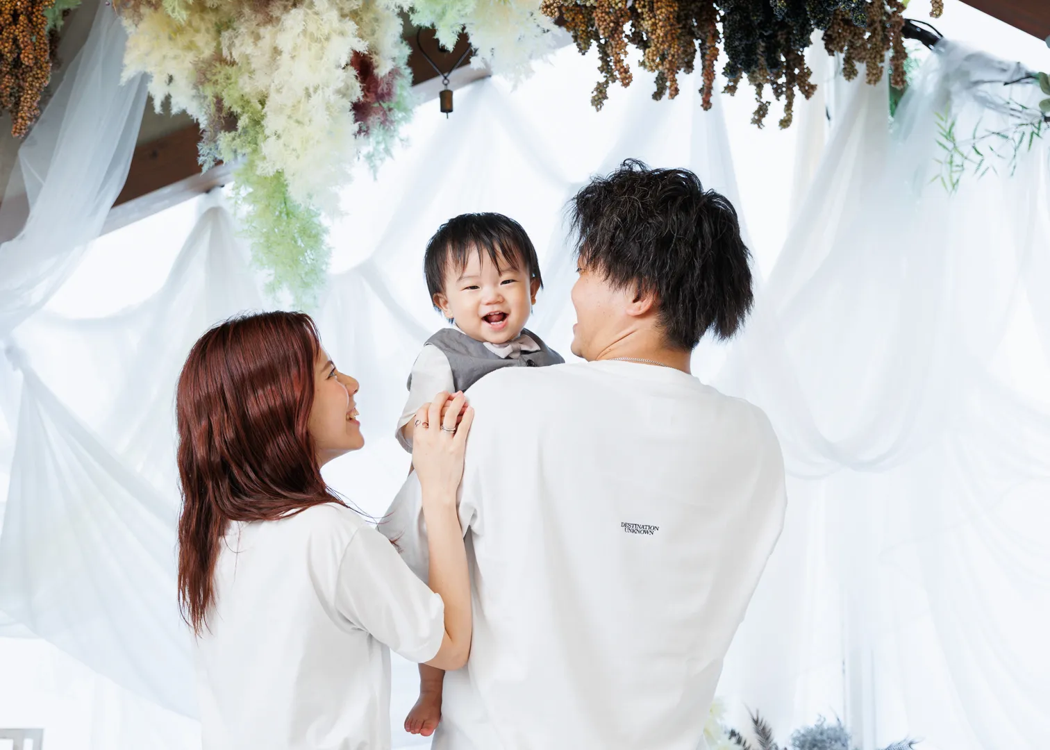 1歳バースデー 男の子 赤ちゃんと両親 家族写真 能美市 ヤマダフォト