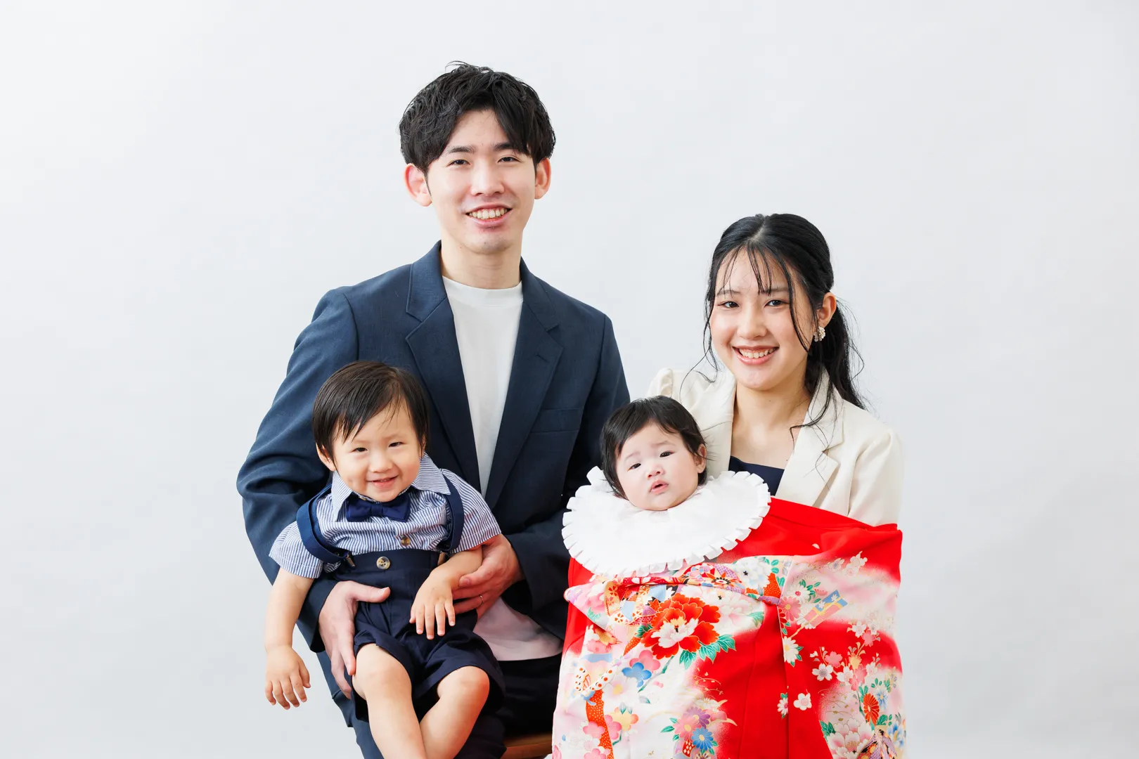 お宮参り 男の子 赤ちゃんと両親 家族集合フォト 金沢市 ヤマダフォト