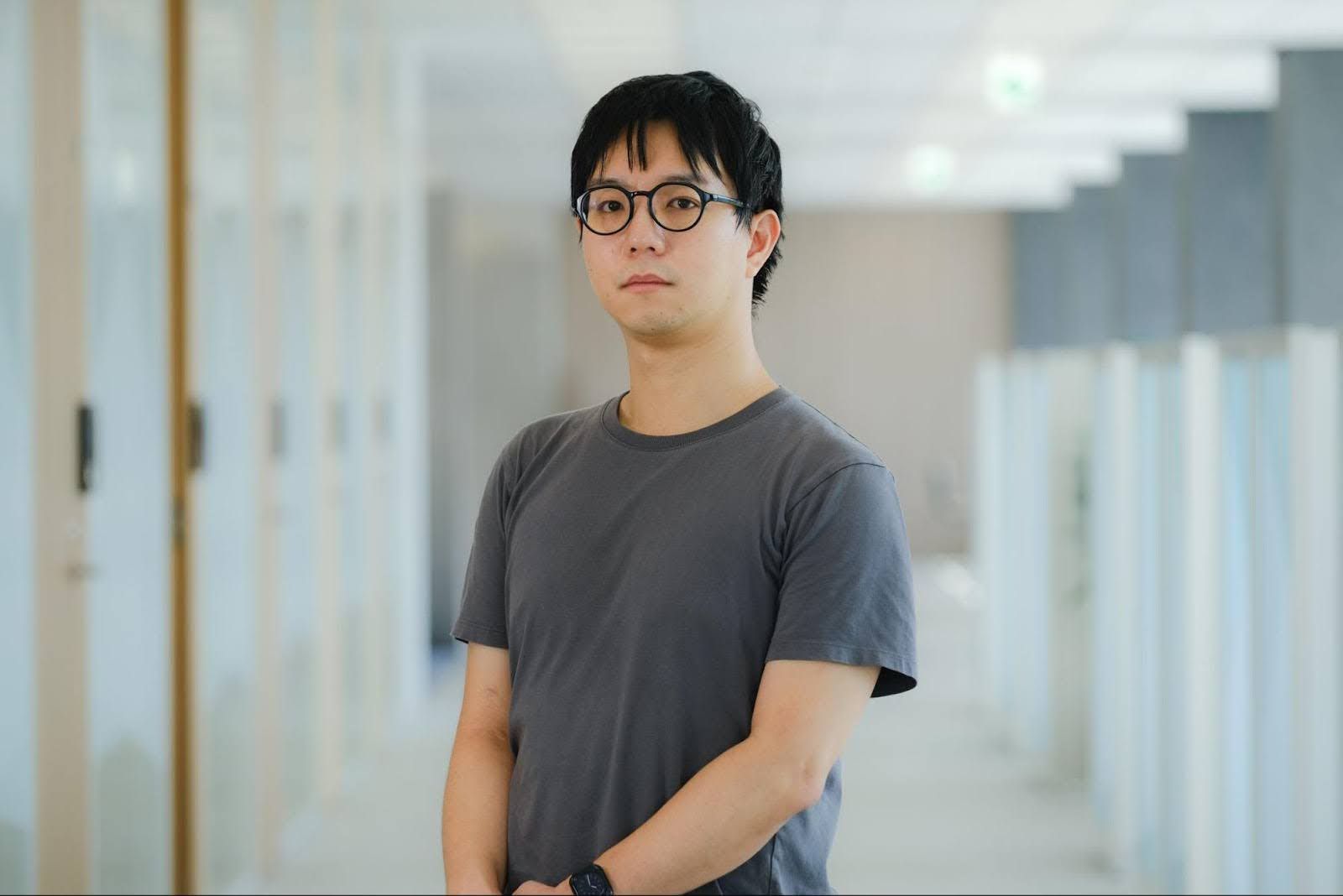 社会の複雑さに寄り添い、思考を深めるためのデザインとは。KOEL 桑原真一郎さんがNTTコミュニケーションズで実現したいデータ×デザイン  - ReDesigner Magazine