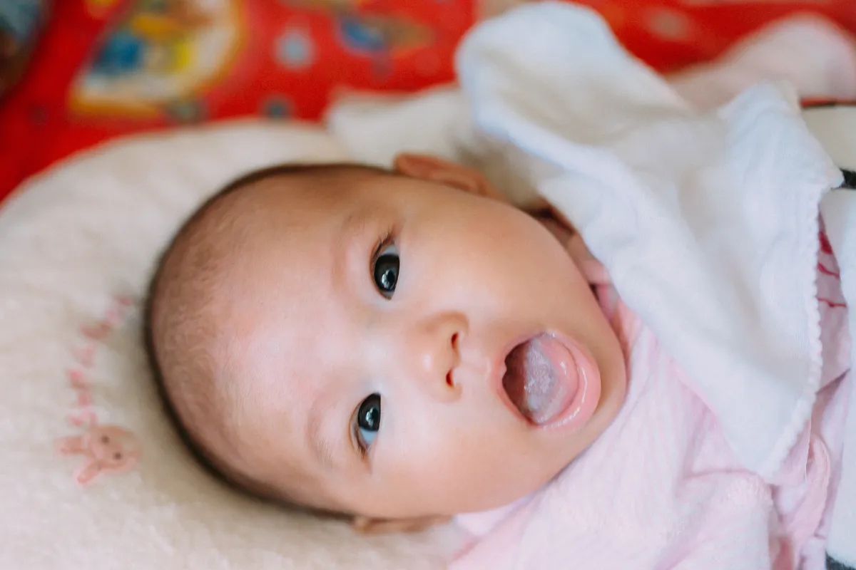 赤ちゃんが舌を出すのはなぜ 気になる病気や癖が与える影響を解説 自宅でマウスピース矯正 Oh My Teeth