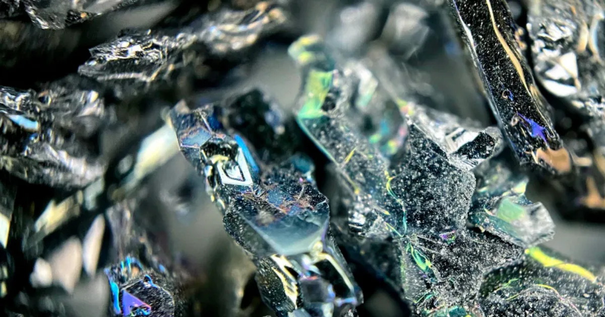 Mission / 電子廃棄物の 再資源化を通じて 循環型経済の実現に貢献する