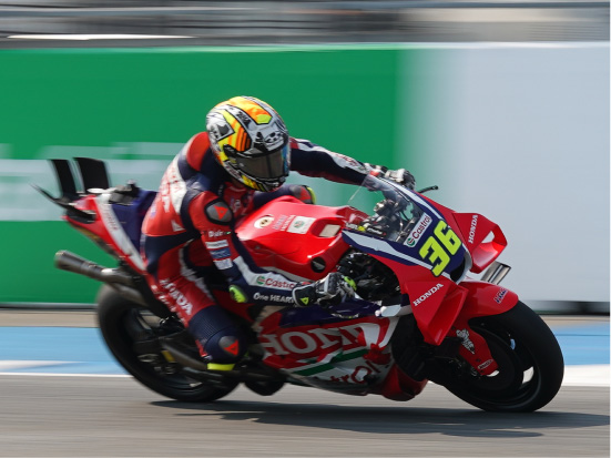 MotoGPレース観戦の様子