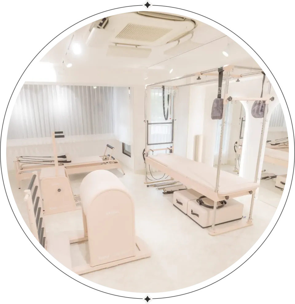 piquéピラティスのこだわり4:心がときめく、洗練されたスタジオ空間