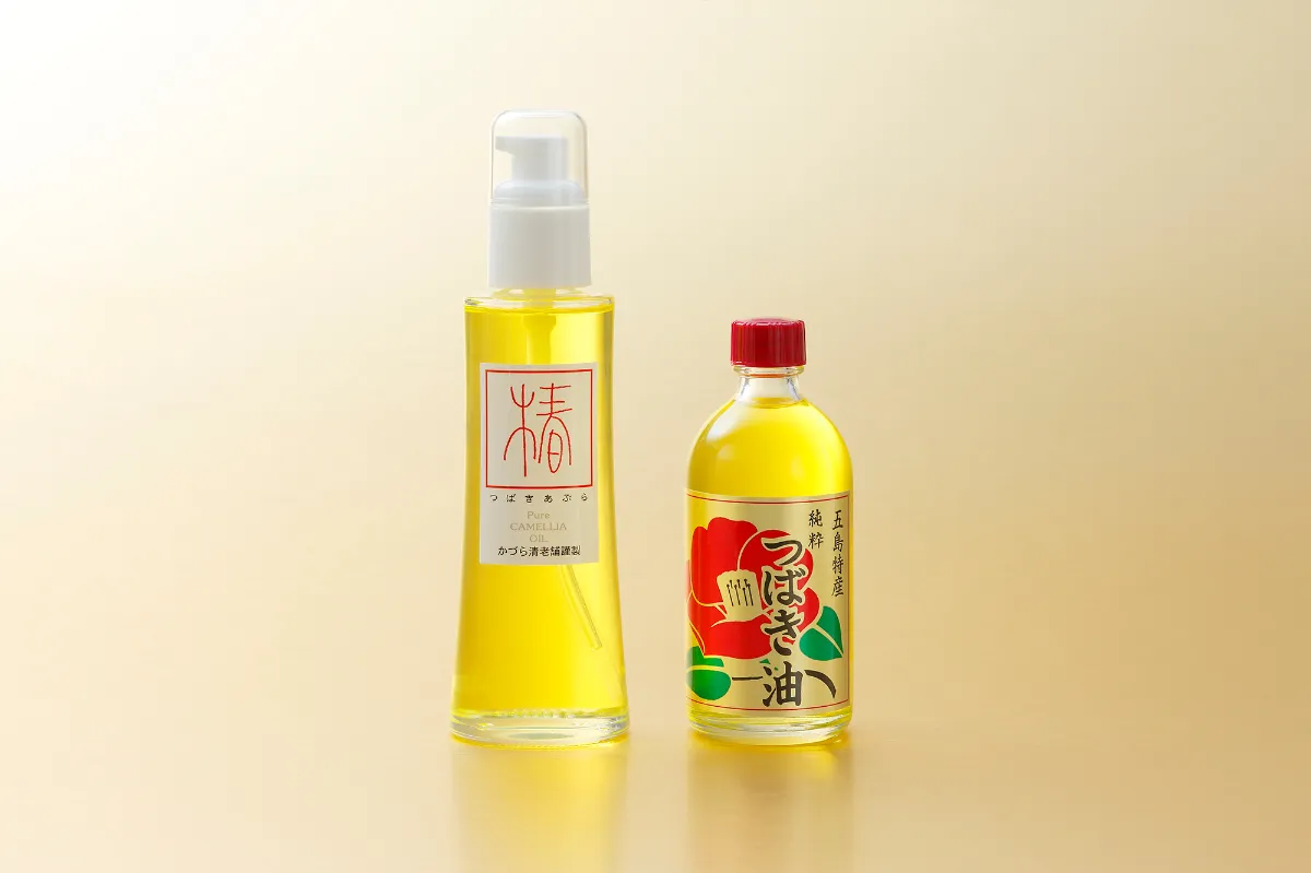 美品 かづら清老舗 さつまつげ＆ケース＆特製つばき油＆お掃除ブラシセット 京都 Amazon | つげ櫛お手入れ椿油（60ml） ・お掃除ブラシ付き | か