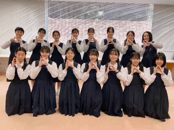 福岡雙葉校章、その他2つ 福岡雙葉校章、その他2つ 福岡雙葉中学校・高等学校 参加型公開授業特設