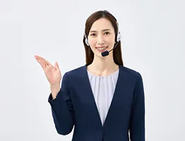 コンシェルジュの女性