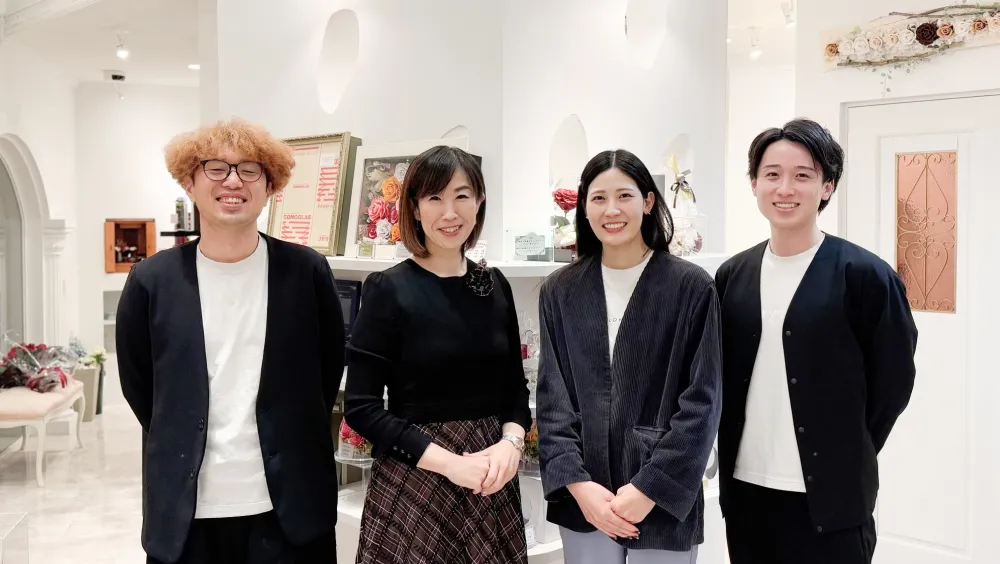株式会社アミティエノリ 様とレガロにこの写真