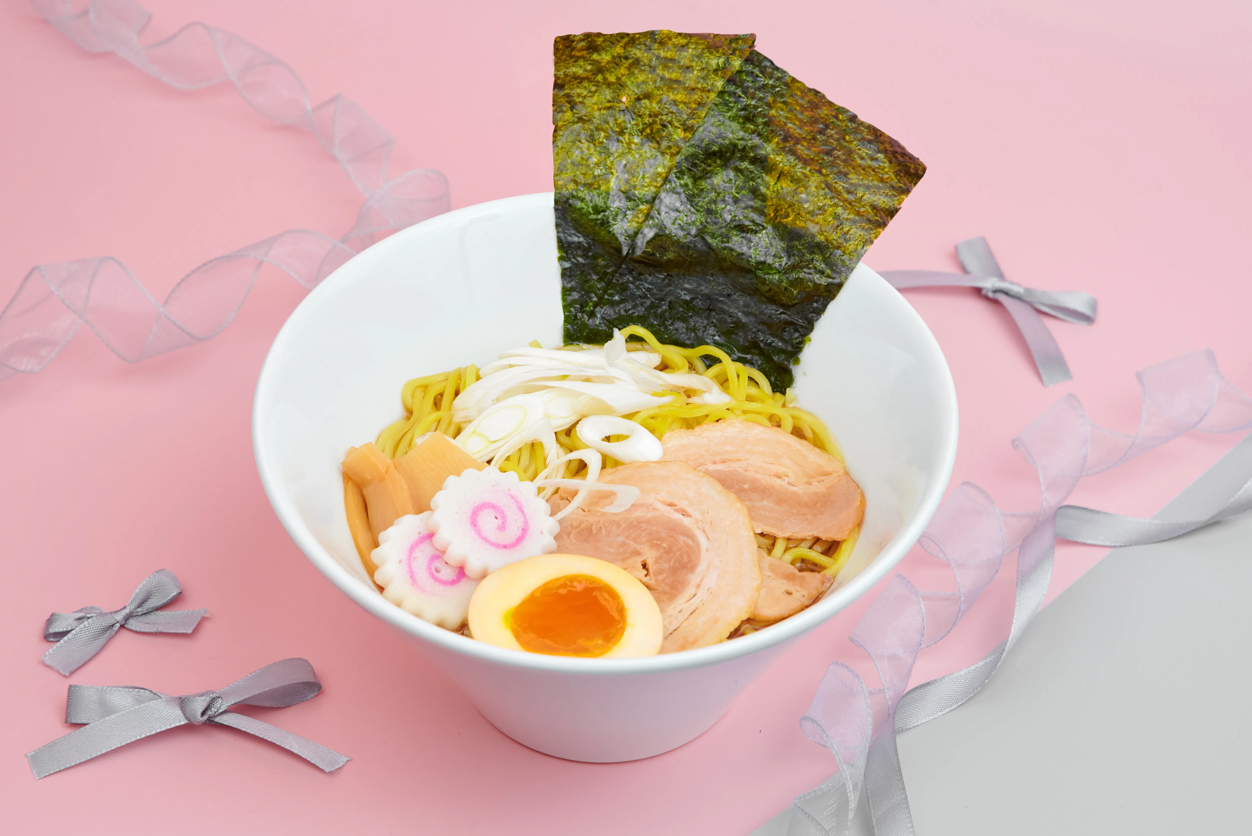 制服、深夜2時。』×『 I♡歌舞伎町』 × and GALLERY Collaboration