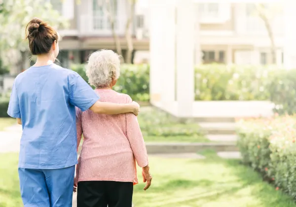 介護機器販売・導入支援によって実現する、高齢者に寄り添う安心な介護環境