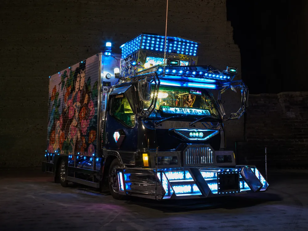 デコトラ THEMcCОY デコレーション・トラック名車選 フルカラー sddefault.jpg