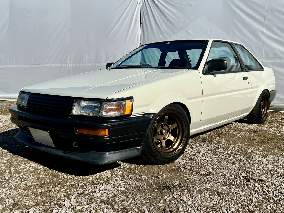 トヨタ カローラレビン (AE86)