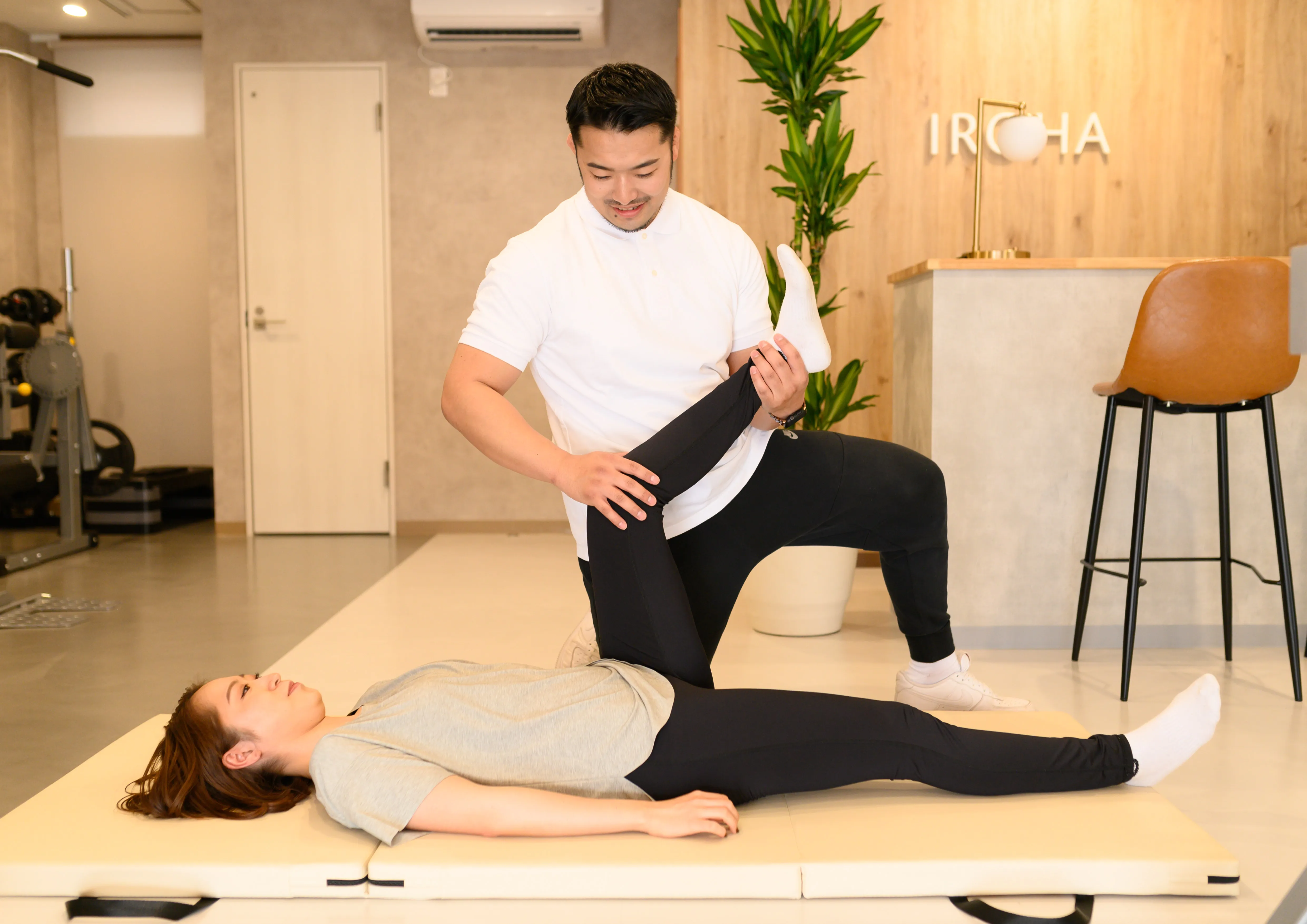 IROHAパーソナルジムのパーソナルトレーニング風景