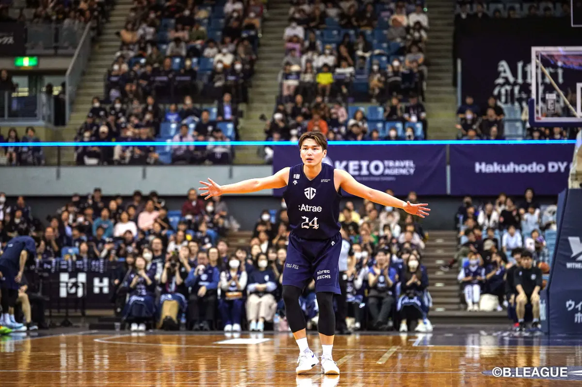 アルティーリ千葉 大塚裕土 サイン入りバッシュ アルティーリ千葉 大塚裕土 サイン入りバッシュ Basketball magazine