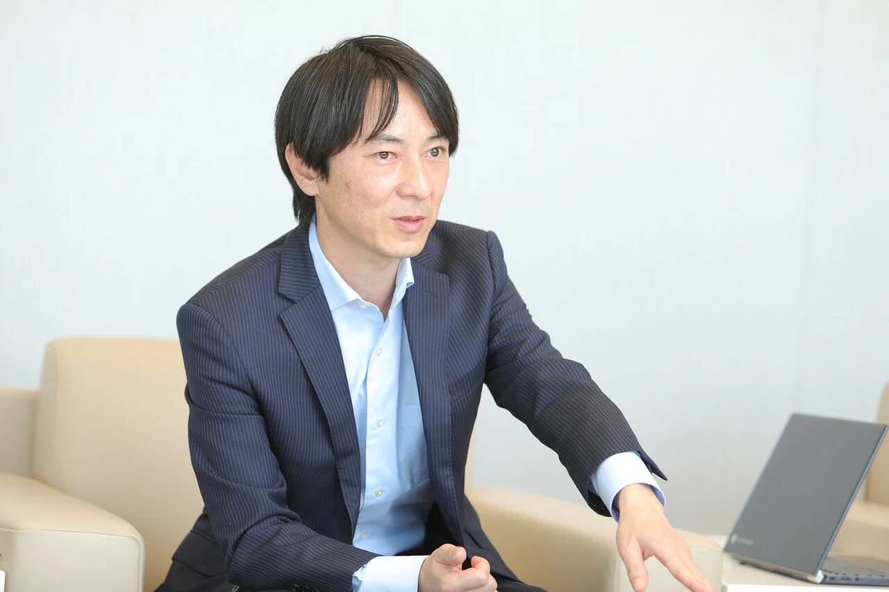 Motohiro Imatomi, Energy Business Office, Next Generation Business Development Department, Iron & Steel Products Division, Mitsui & Co., Ltd. Since joining the company in 2000, he has been stationed in London, Oslo, and Singapore, where he was mainly in charge of steel pipe sales for oil and gas development projects.