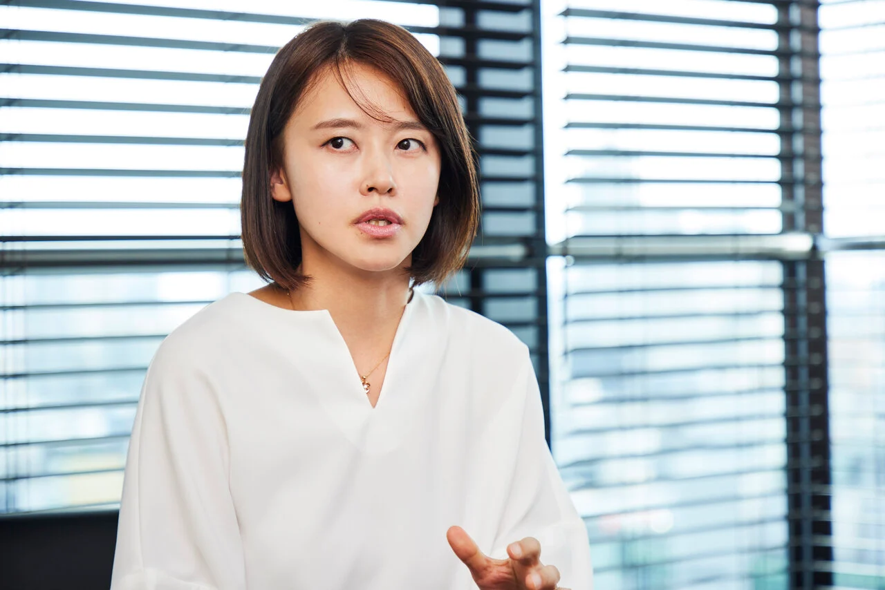 Li Minyu, East Japan Sales Office, Aluminum Products Department, Mitsui Bussan Metals Co., Ltd. joined Mitsui in 2010. She has been mainly involved in importing aluminum sheet products from China. I find it very rewarding to work to support the supply to Japan, where resources are scarce.