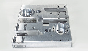 ジュラルミンプレート加工品｜株式会社竹内型材研究所