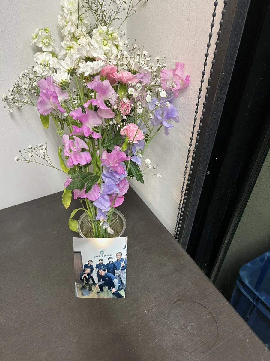 活けられた花束の画像