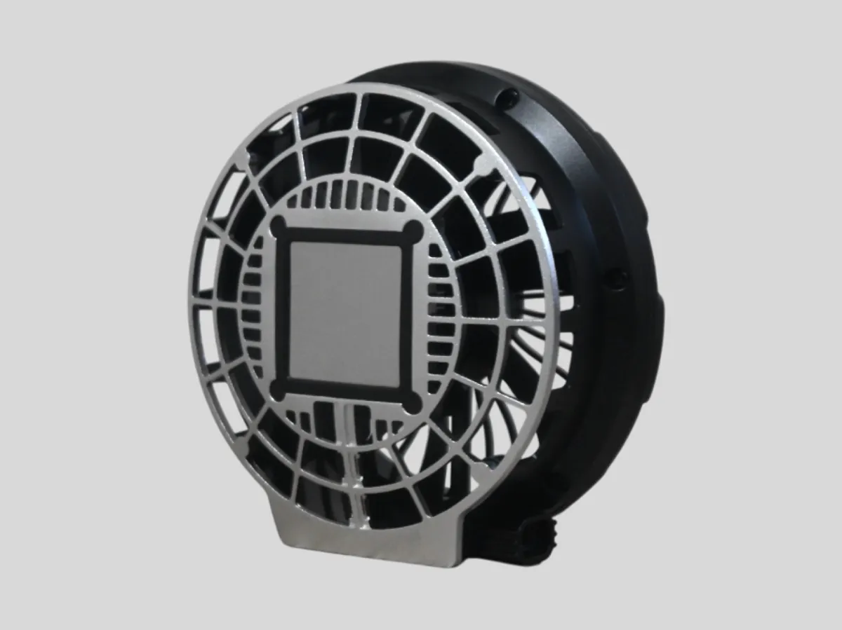 Cross-fan Ex 40｜送風×冷却プレート。ペルチェ式冷却システムを