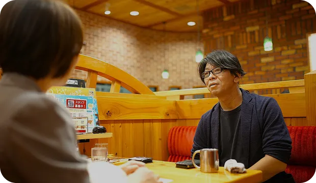 交流会に参加する人々