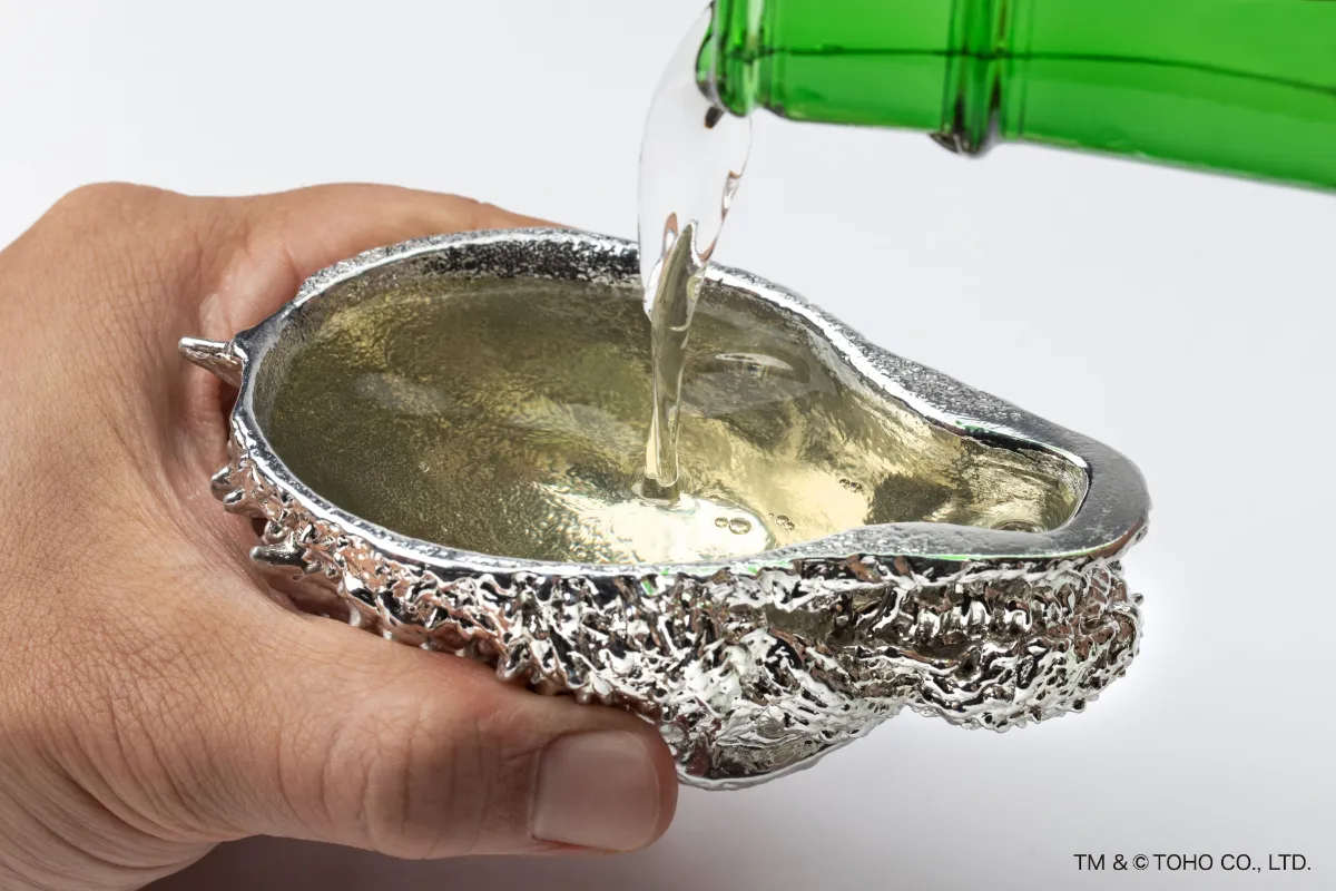 ゴジラ（2023）ぐい呑み ゴジラ（2023）ぐい呑み｜重太郎（JUTARO）｜あなたの日常にお