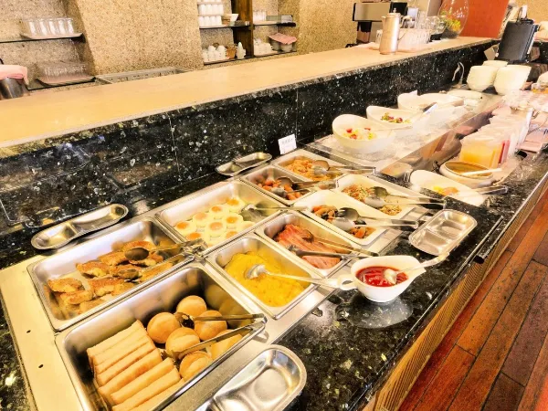 ホテルの朝食バイキング