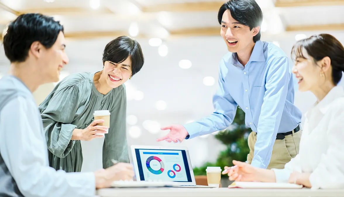 マーケティング事業部の仕事風景