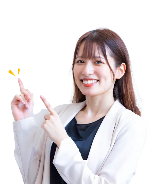 社員が指差す女性の写真