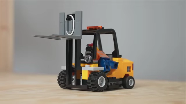 A Lego stop-motion forklift, an example of "Lego stop-motion" as a creative edge.