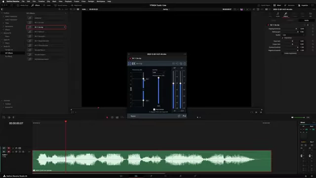 iZotope RX's De-clip interface demonstrating clipped audio repair