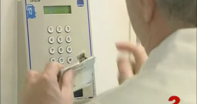A hand holding an early portable music player, illustrating the devices using smart card technology.), bank cards [<a href="https://youtube.com/watch?v=2wMxldl3Alk&t=113">1:53</a>] (![A "MONDE](sc0012_t00.00.18.webp)K Electronic Cash" smart card, showing a clear chip.), and passports [<a href="https://youtube.com/watch?v=2wMxldl3Alk&t=127">2:07</a>] (![A hand holding a smart card near a keypad entry system, indicating its use for secure access.)](sc0047_t00.01.25.webp)