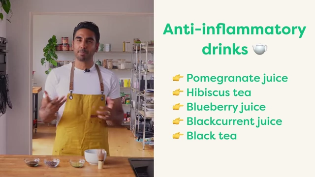 A list of anti-inflammatory drinks includes pomegranate juice, hibiscus tea, blueberry juice, blackcurrant juice, and black tea.