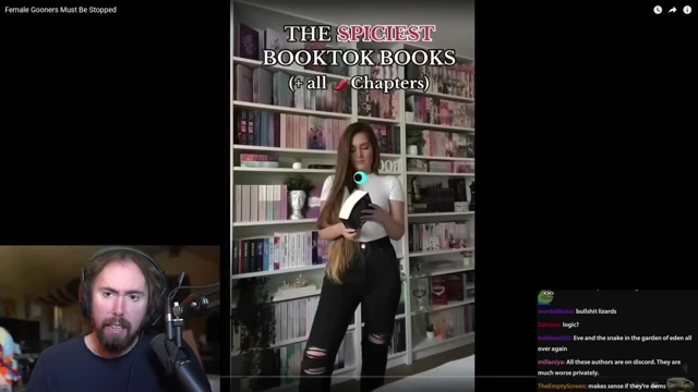 一名女性展示其“BookTok”书架，突出“最辛辣的BookTok书籍”。