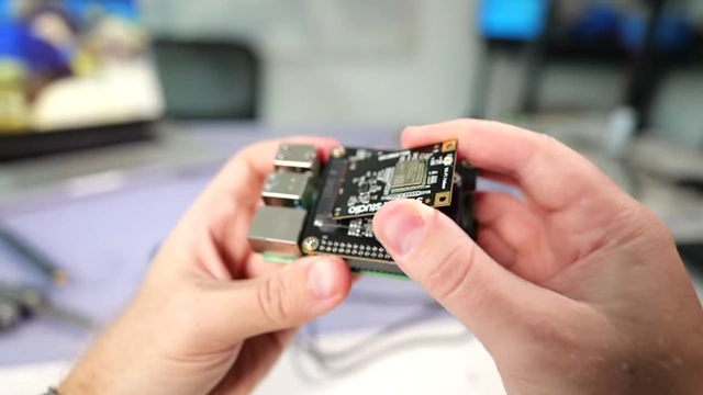 将Seed Studio HaLow卡安装到Mini PCIe hat