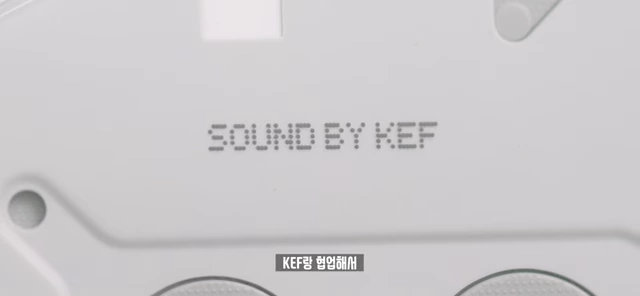 이어컵에 새겨진 'SOUND BY KEF'