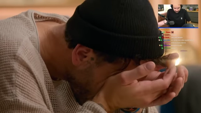 Thomas (Toto) est visiblement peiné par le comportement de Tatiana qui le pousse à faire un choix.