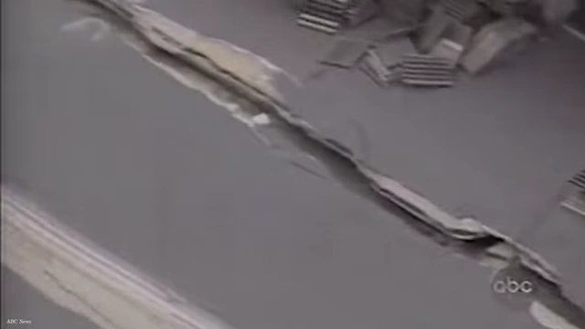 Ground rupture and cracks caused by the Kobe earthquake