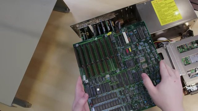 PC-AT主板与原版PC主板尺寸对比