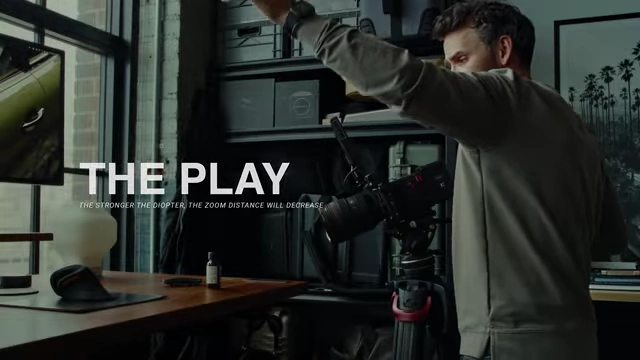 The speaker demonstrating the 'play' in focus distance with a diopter