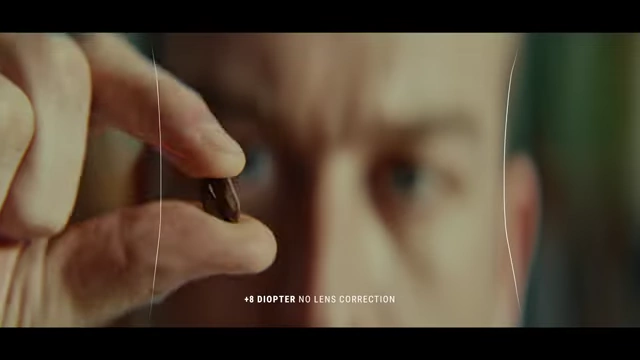 +8 diopter shot without lens correction, showing edge distortion