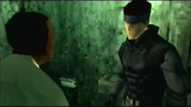 《合金装备Solid》中，Solid Snake与一名男子在房间里，画面呈现出潜入游戏的严肃基调