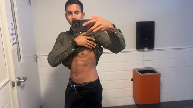 Nimesh showcasing his sharper abdominal definition after a 5-day diet break, demonstrating the positive impact on body composition.