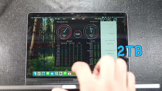 Disk speed test showing approximately 3000 MB/s read/write speed on a 2TB SSD in RAID 0
