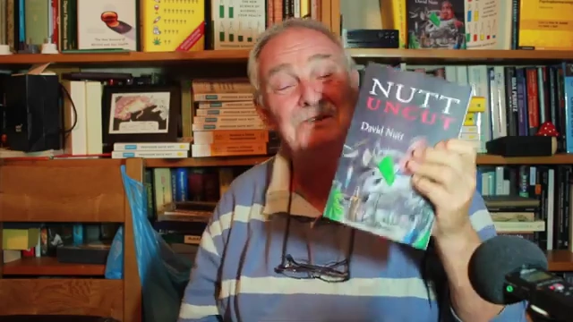 戴维·纳特教授展示他的自传《Nutt Uncut》